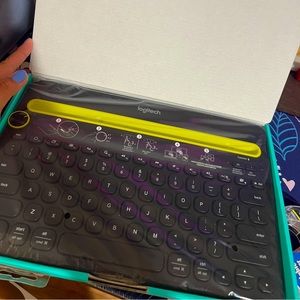 Logitech K480 Wireless Multi-Device Keyboard for Windows, macOS, iPadOS, Android